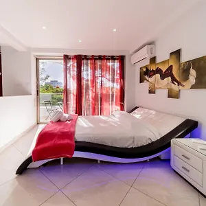 https://mesogios-house-suites.larnacahotels.org